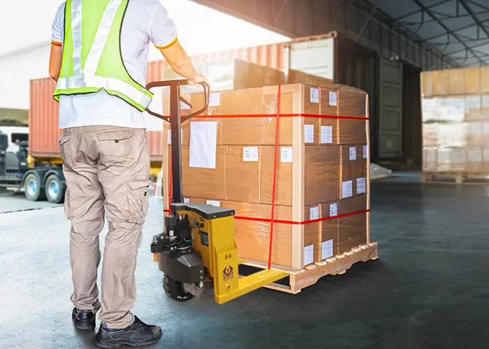 Quali sono i requisiti sull'imballaggio della merce da spostare quando le merci pallet vengono spostate dal carrello elevatore