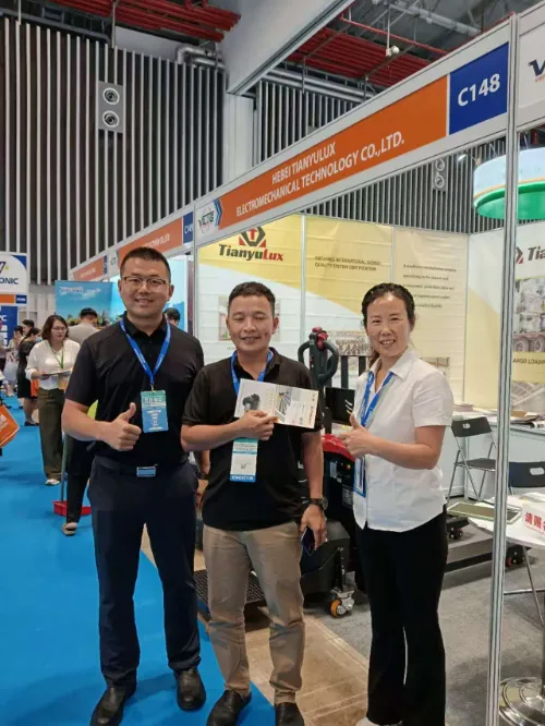 Hebei TianyuLux Electromechanical Technology Co., Ltd. debutta al VILOG 2025, potenziando l'aggiornamento ecologico di magazzinaggio e logistica del Sud-Est asiatico con attrezzature professionali per la movimentazione di materiali al litio